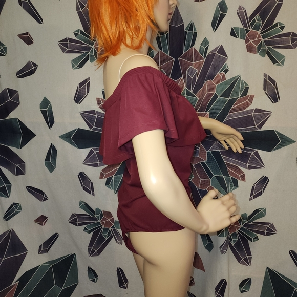 Guess Large Off Shoulder Body Suit with Snaps Blouse in Wine - Picture 5 of 11